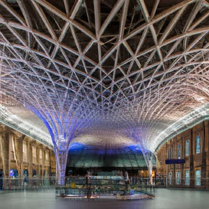 King's Cross Station: Taryhy demir ýol merkezinde dikeldiş we täzelik