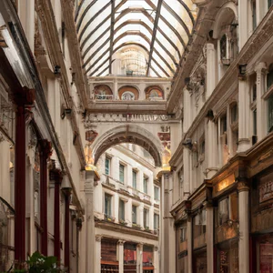 Piccadilly Arcade: Tour of the artisan workshops in the historic arcade of St